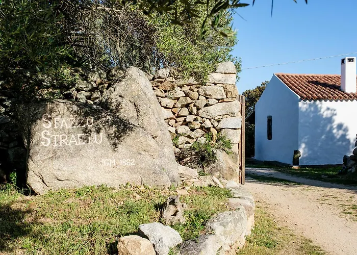 Вилла Stazzu Straetu Antico Stazzo Gallurese Con Vista Sul Golfo Di Ольбия