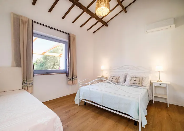 Вилла Stazzu Straetu Antico Stazzo Gallurese Con Vista Sul Golfo Di Ольбия